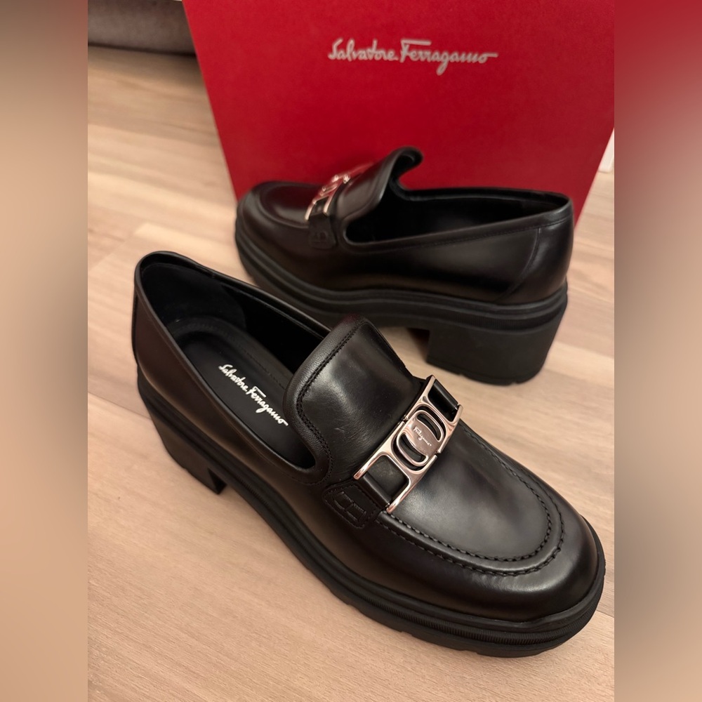 New FERRAGAMO Ridley Platform Black Loafer Shoes 8